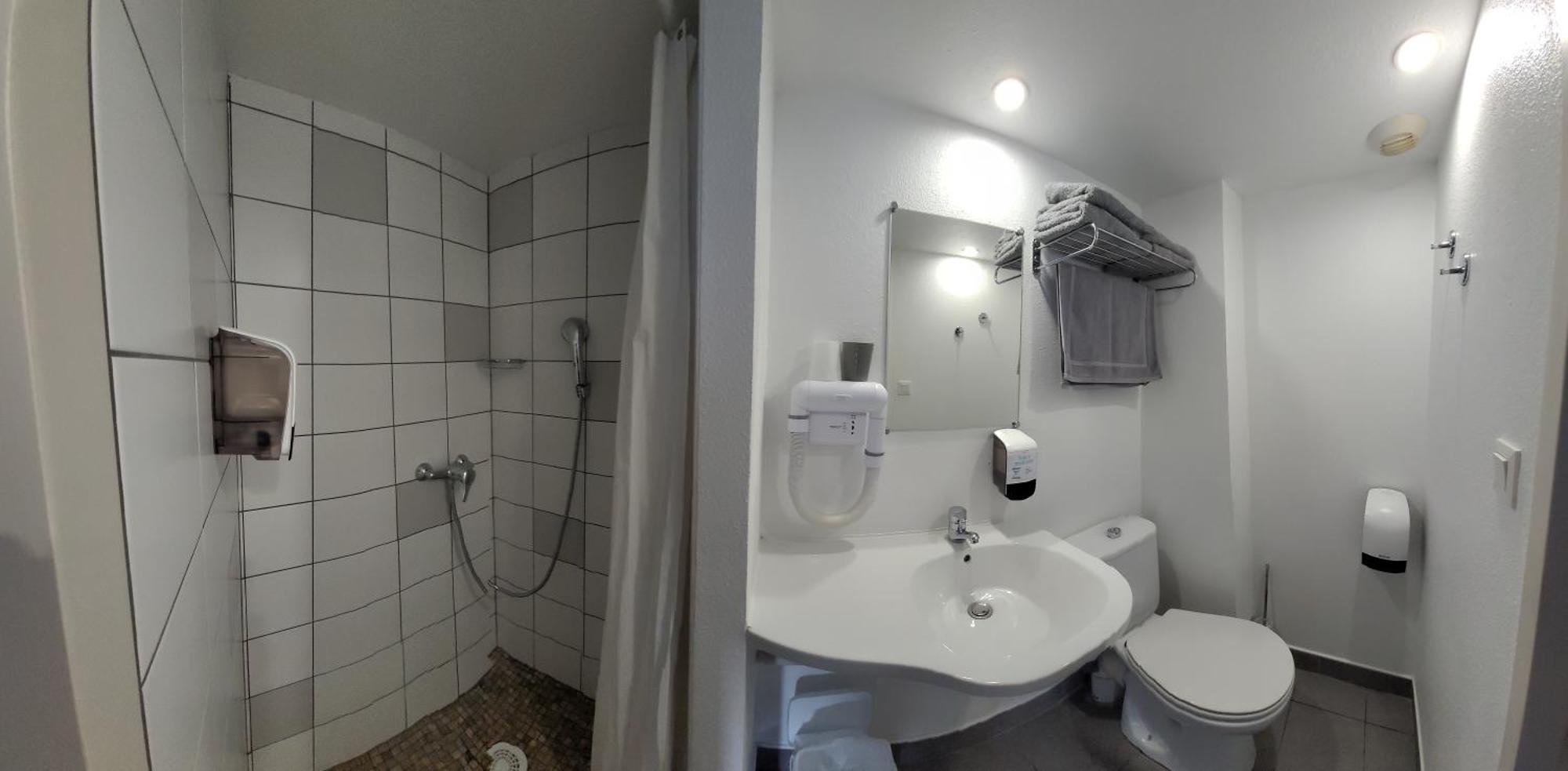 Hotel Le Vanseen Les Vans Exterior foto
