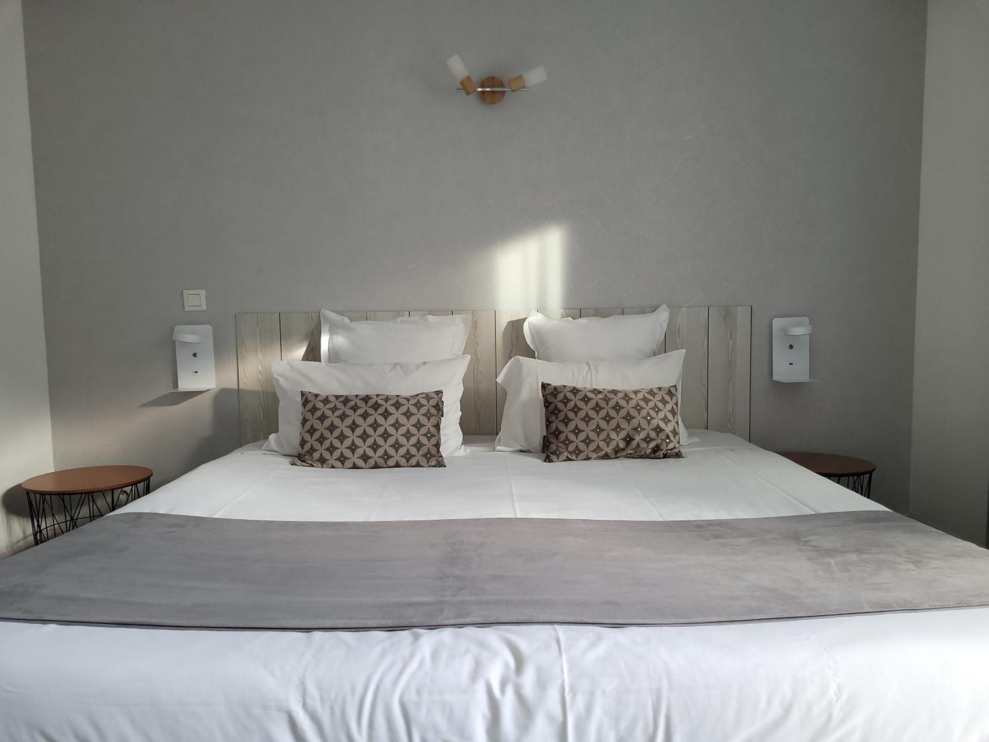 Hotel Le Vanseen Les Vans Exterior foto