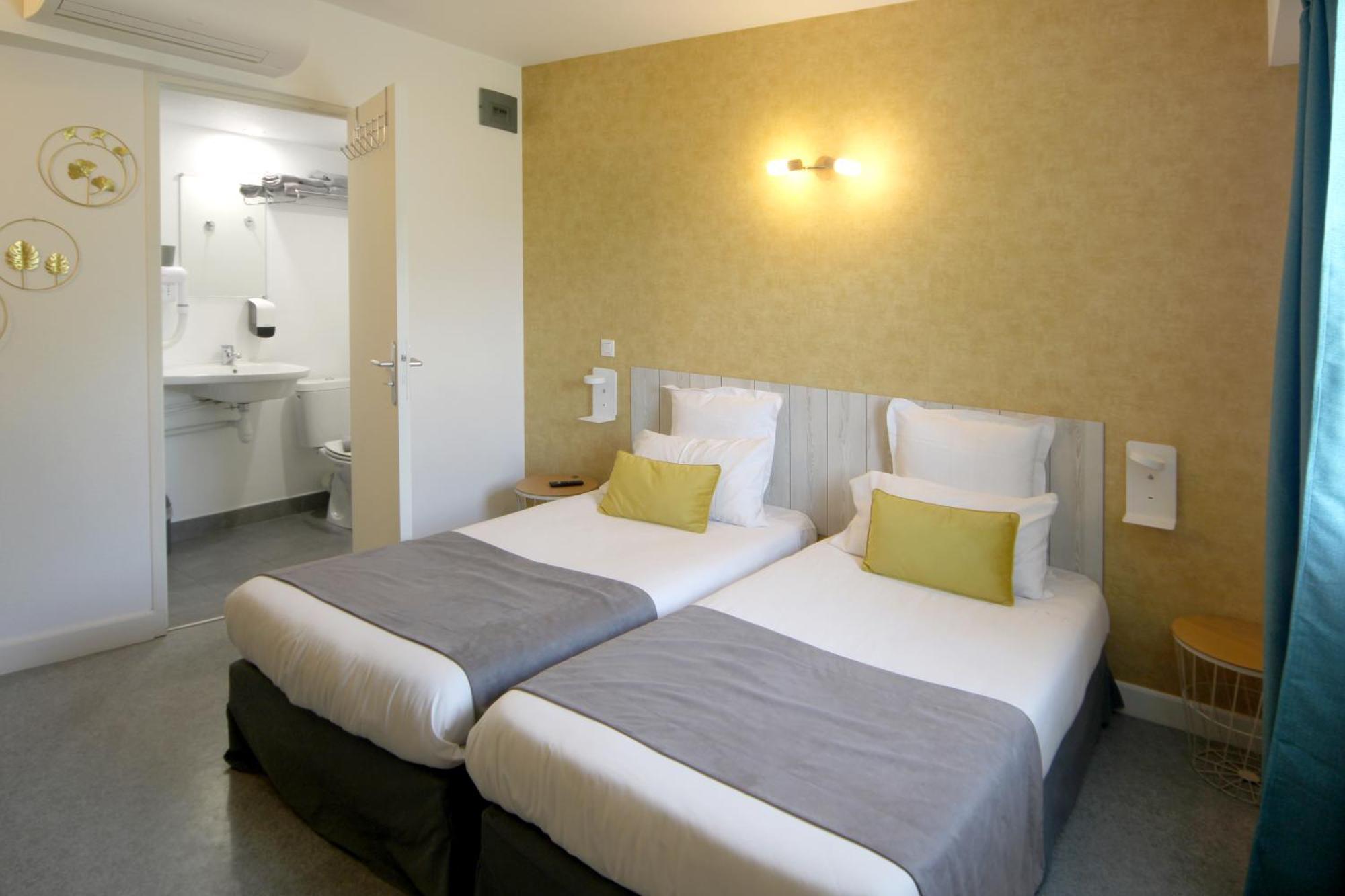 Hotel Le Vanseen Les Vans Exterior foto