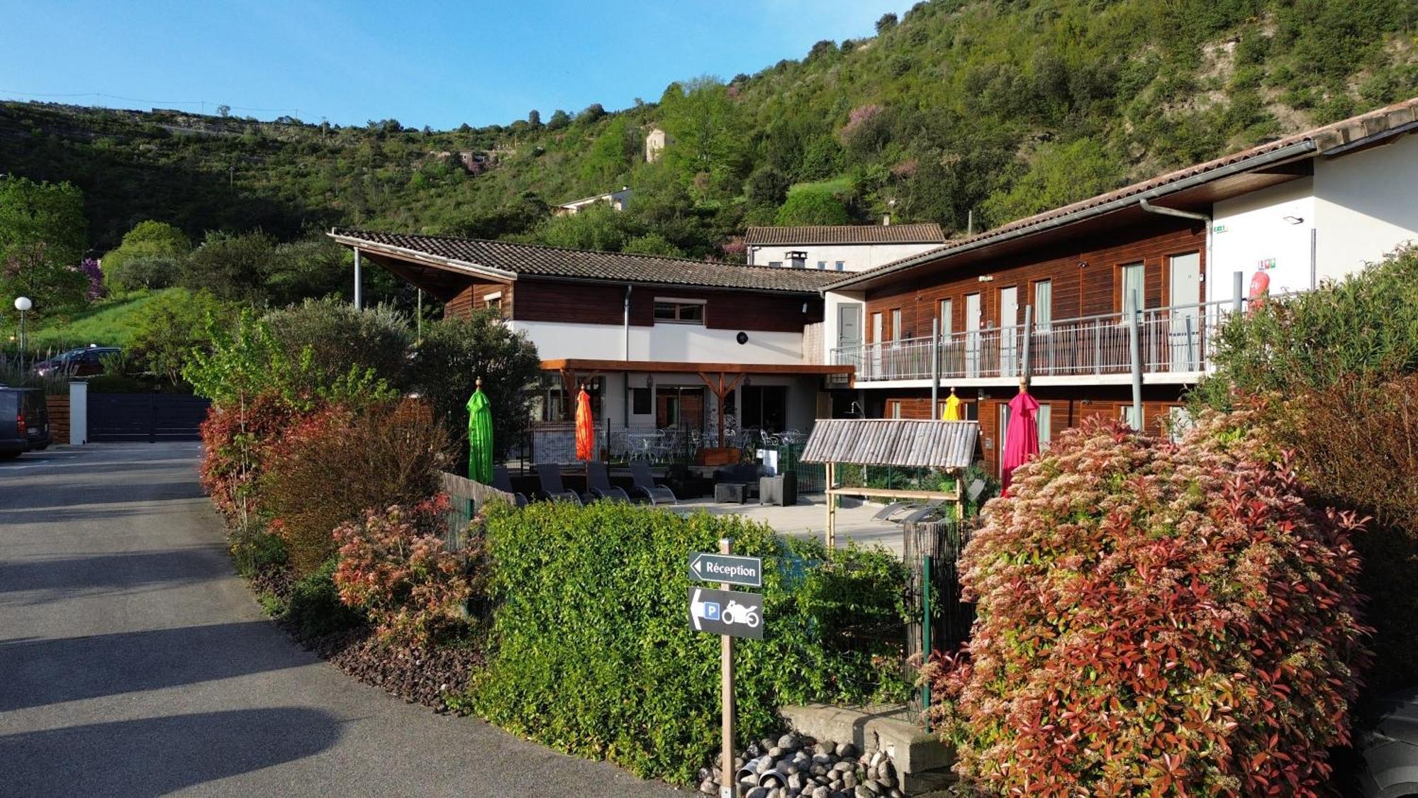 Hotel Le Vanseen Les Vans Exterior foto